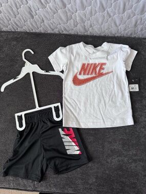 Nike Toddler shorts and shirt set